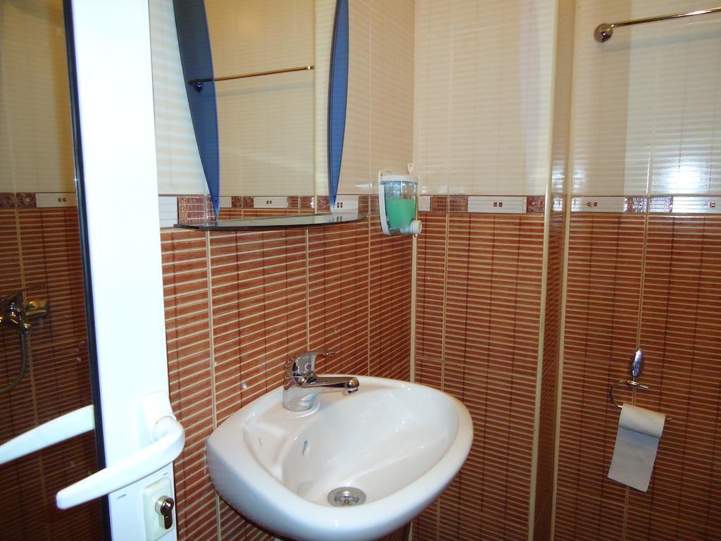 Dionis Hotel Petrich  Zimmer foto